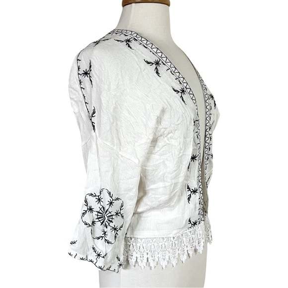 New with Tags Gauzy Off White w/ Black Embroidered Rayon Short Sleeved Cardigan - Picture 3 of 4